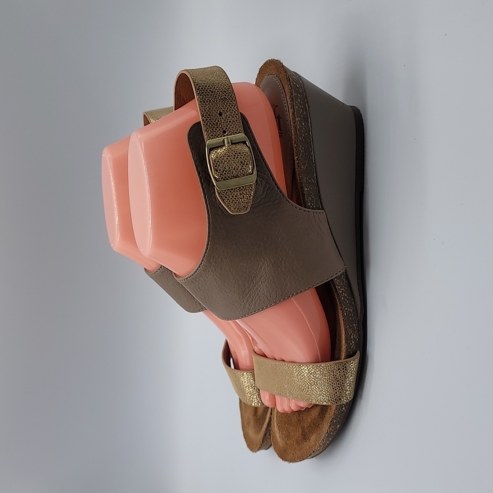 Söfft wedge sandals womens size 9.5m